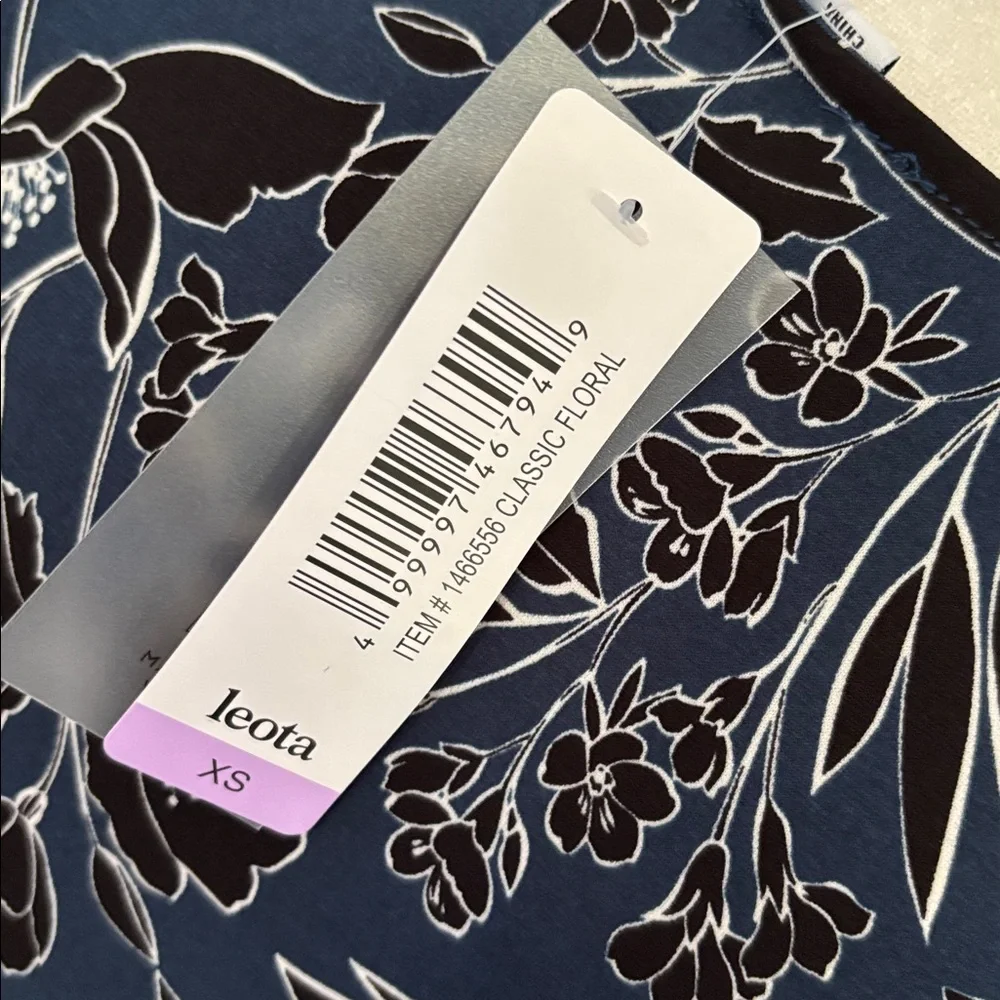 LAST CHANCE | NWT Leota Perfect Wrap Dress Classic Floral Dress - Picture 7 of 10